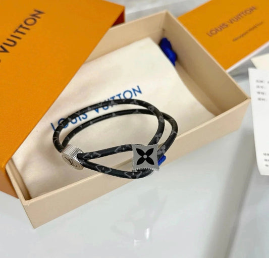 LV BRACLET
